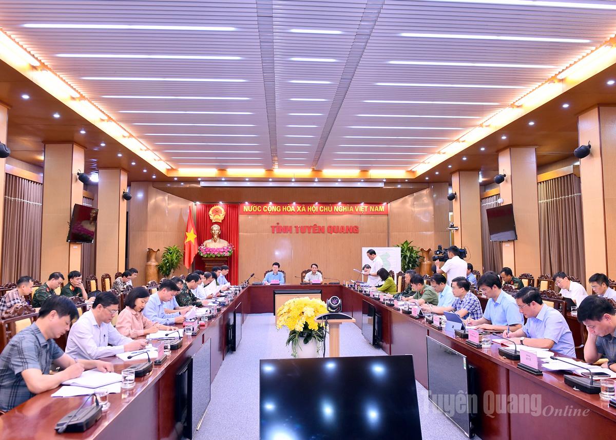Toàn cảnh buổi làm việc của Đoàn công tác Chính phủ với tỉnh về công tác phòng chống mưa lũ.