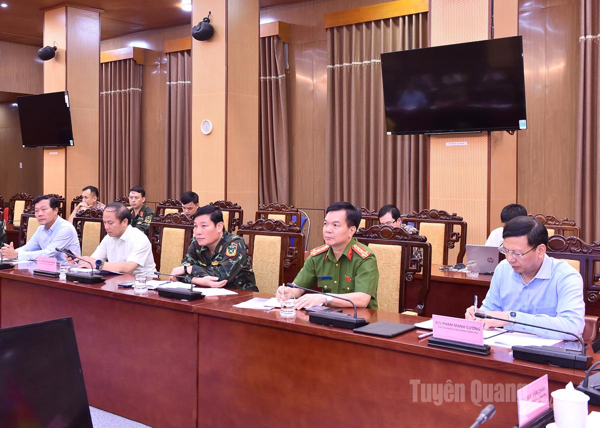 Các đại biểu dự buổi làm việc.