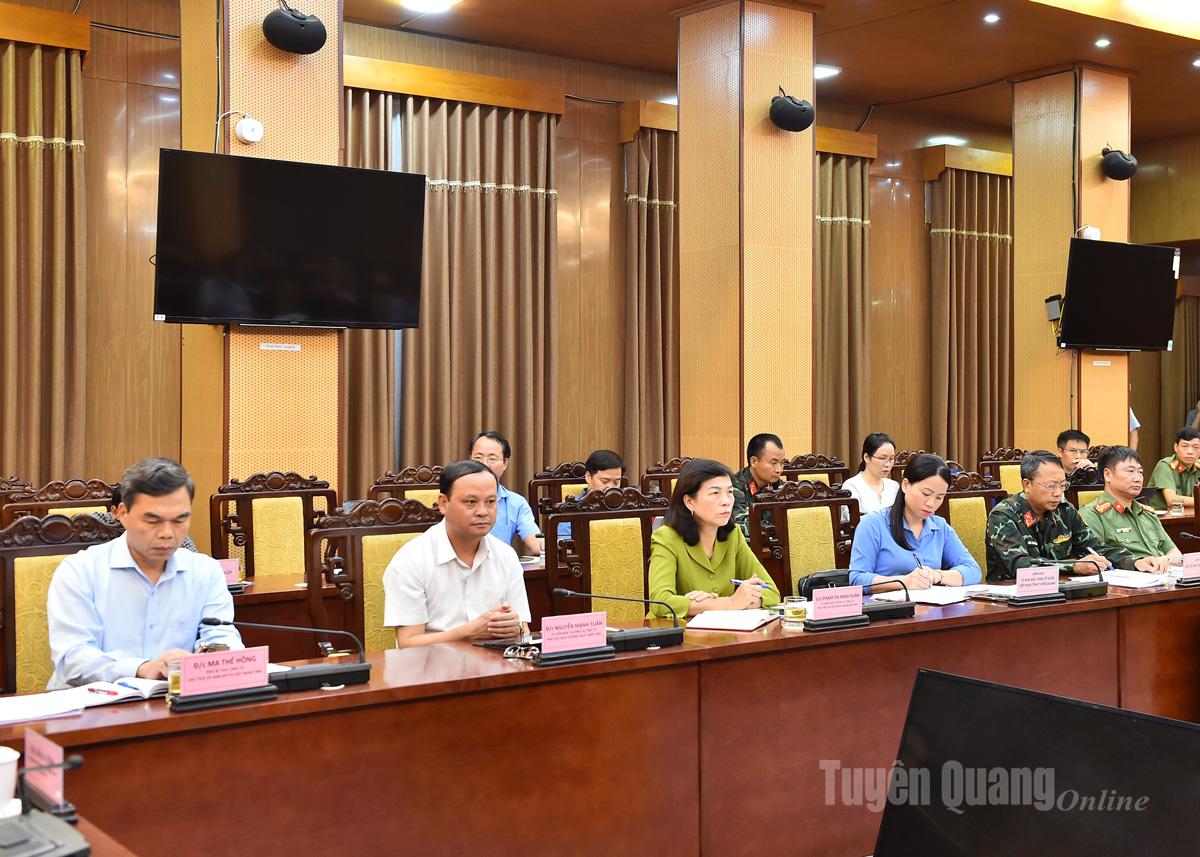 Các đồng chí lãnh đạo tỉnh tại buổi làm việc.