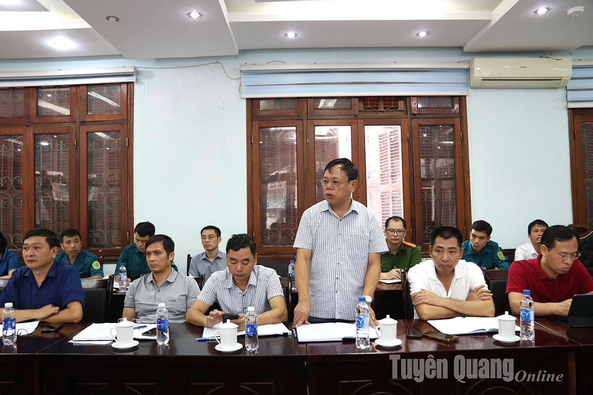 Lãnh đạo phường Hà Giang 1 phát biểu tại buổi làm việc.
