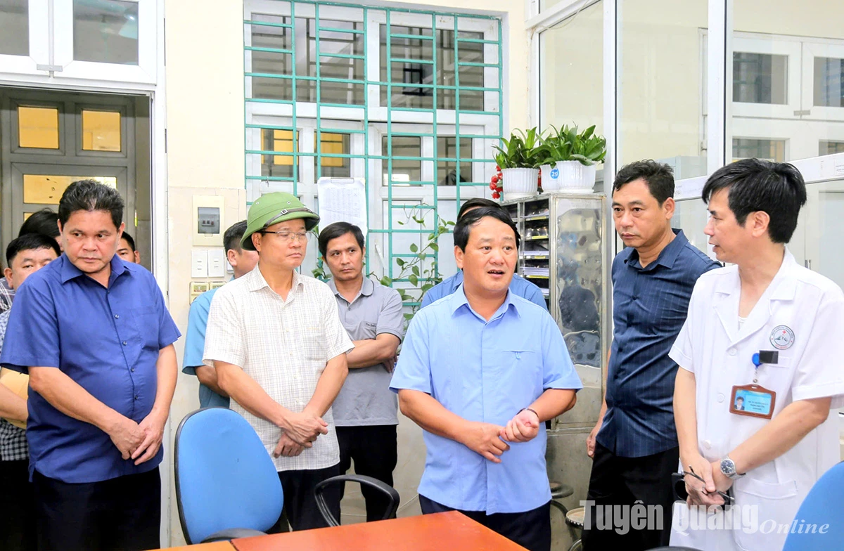 Bí thư Tỉnh uỷ thăm, kiểm tra cơ sở vật chất và tình hình hoạt động phục vụ Nhân dân tại Bệnh viện Đa khoa Hà Giang.