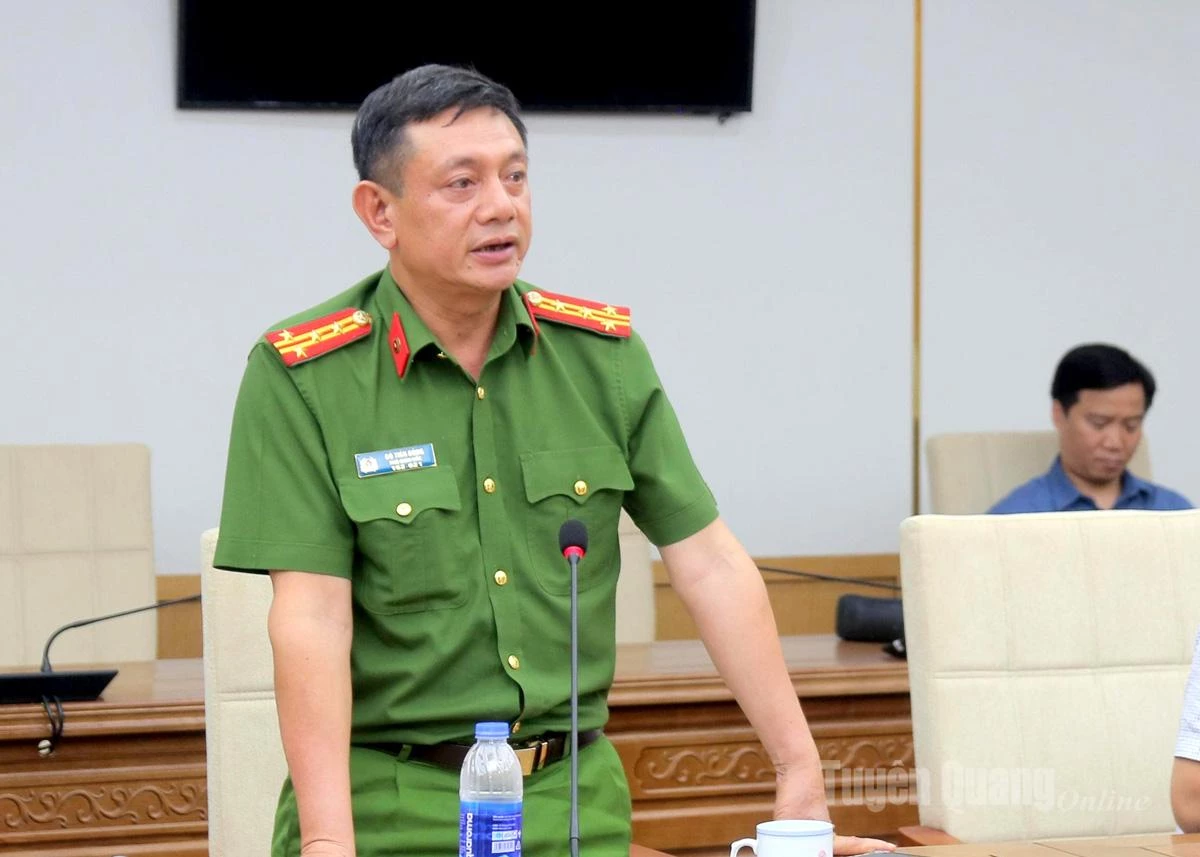 Lãnh đạo Công an tỉnh nêu một số giải pháp hỗ trợ Nhân dân khắc phục hậu quả thiên tai.
