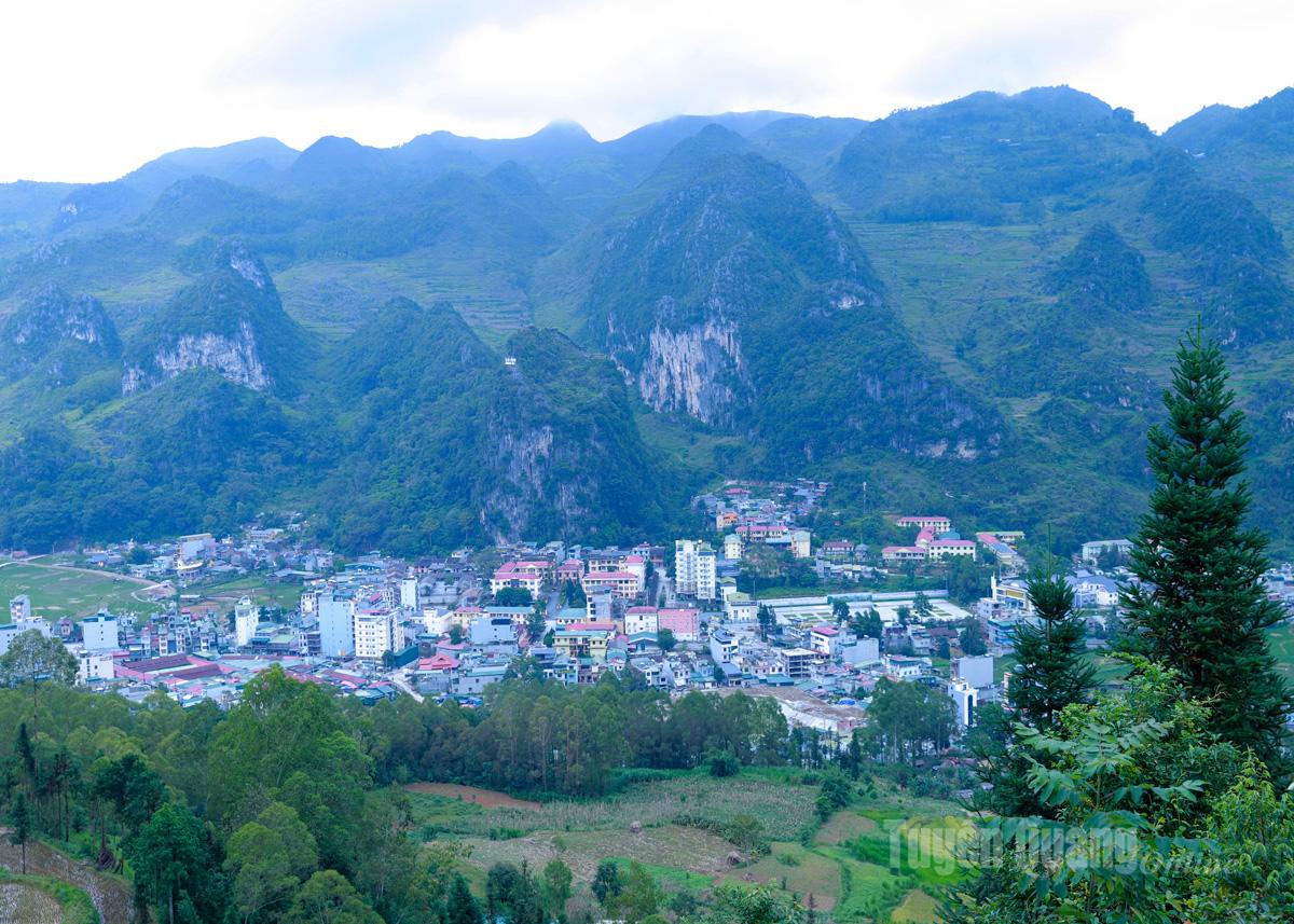 Toàn cảnh khu trung tâm xã Đồng Văn.