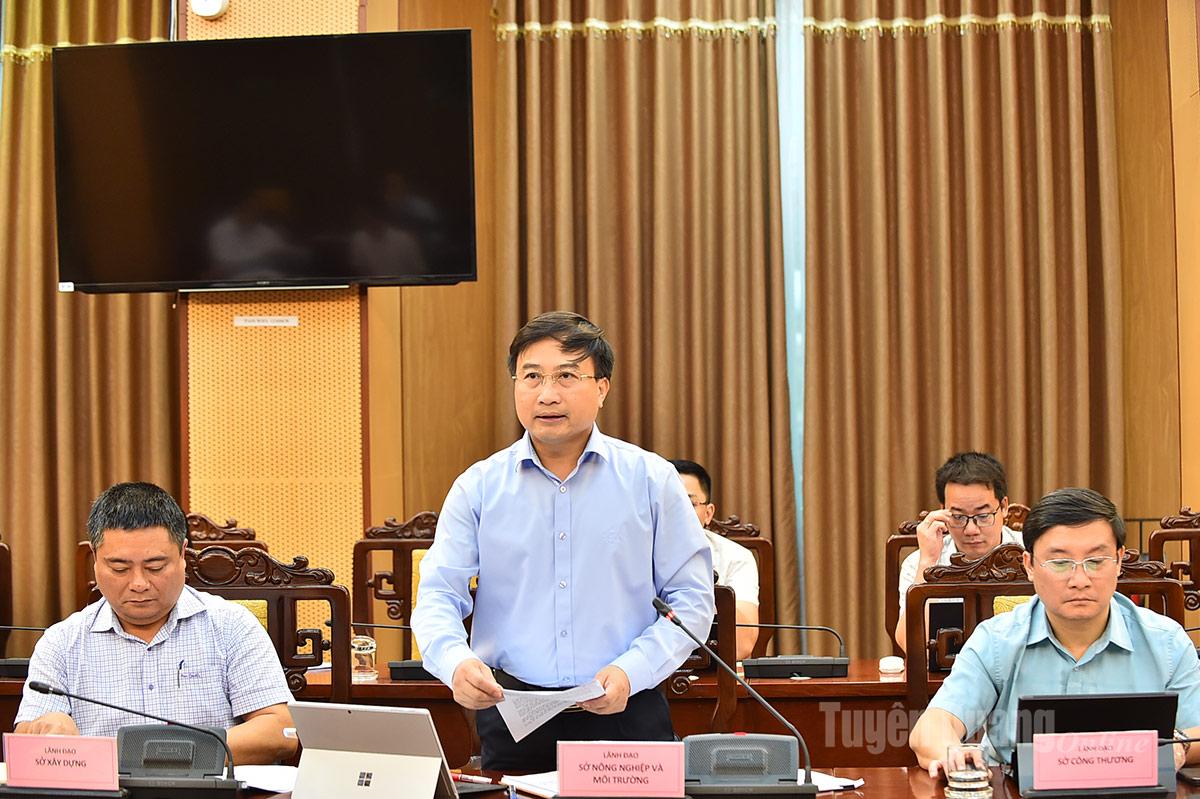 Giám đốc Sở Nông nghiệp và Môi trường Phạm Mạnh Duyệt phát biểu tại cuộc họp.