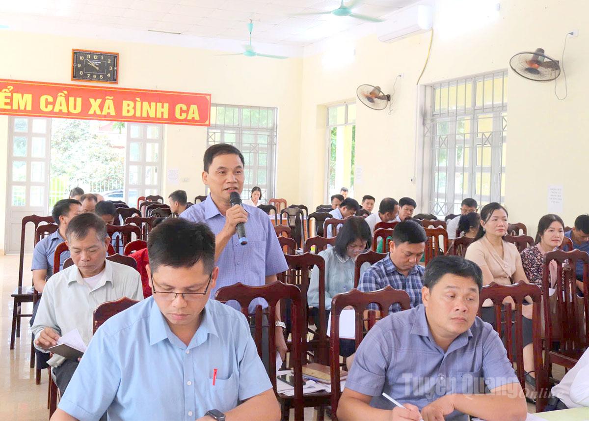 Đại biểu thảo luận tại hội nghị.