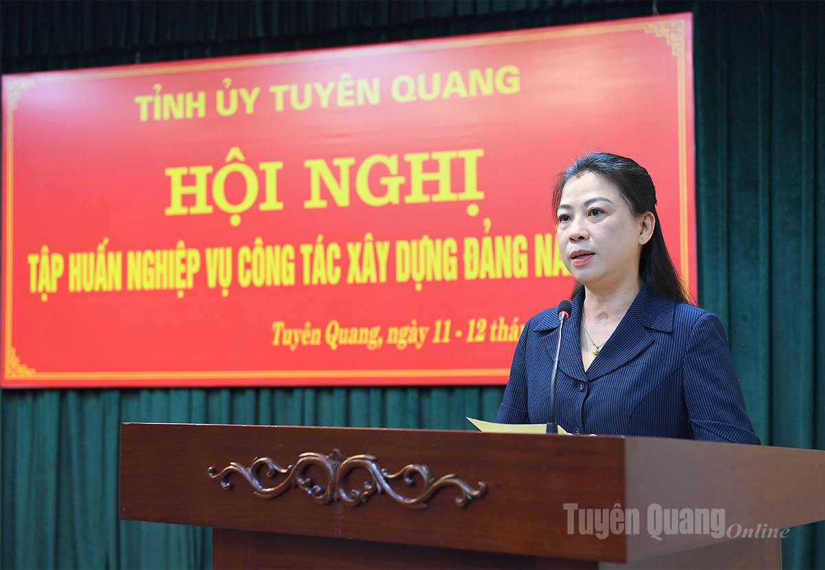 Đồng chí Lê Thị Kim Dung, Phó Bí thư Thường trực Tỉnh ủy phát biểu chỉ đạo tại hội nghị.