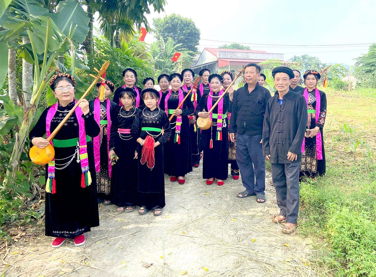 Các thành viên CLB hát Then, đàn Tính xã Thái Sơn tích cực luyện tập, góp phần lan tỏa văn hóa dân tộc Tày trong cộng đồng.