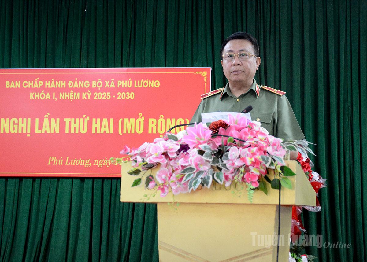 Đồng chí Giám đốc Công an tỉnh Nguyễn Đức Thuận phát biểu chỉ đạo tại Hội nghị.