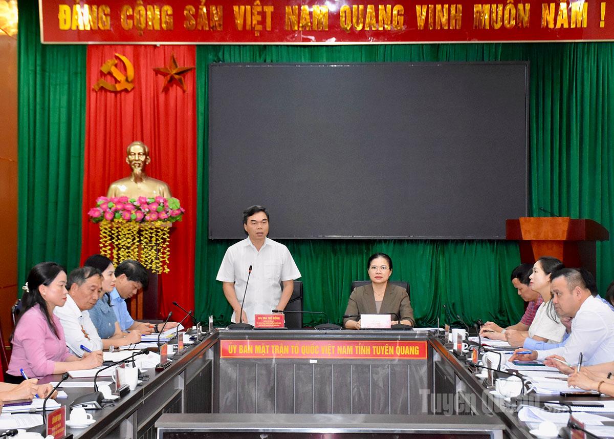 Đồng chí Ma Thế Hồng, Phó Bí thư Tỉnh ủy, Chủ tịch Ủy ban MTTQ tỉnh phát biểu tại buổi làm việc.
