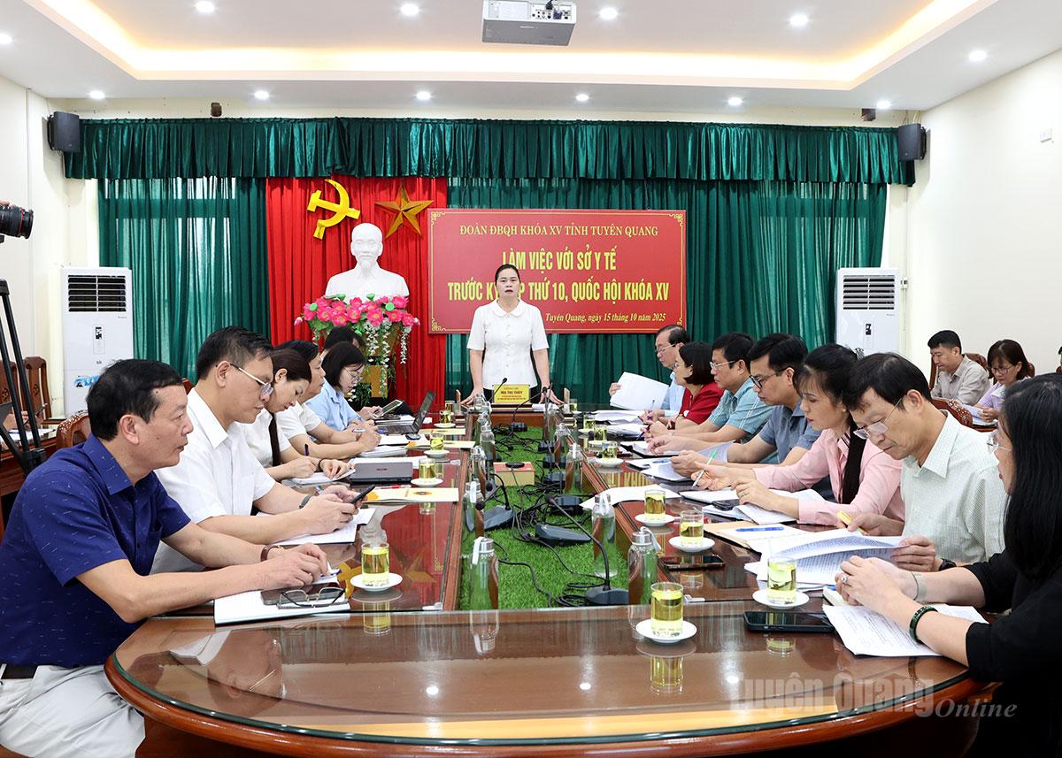 Toàn cảnh buổi làm việc.
