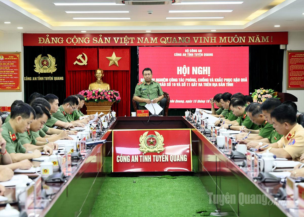 Toàn cảnh hội nghị.