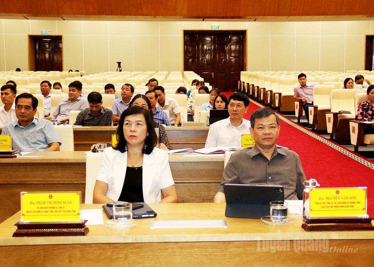 Đồng chí Nguyễn Văn Sơn, Phó Bí thư Tỉnh ủy, Chủ tịch HĐND tỉnh tham dự hội nghị tập huấn tại điểm cầu tỉnh.