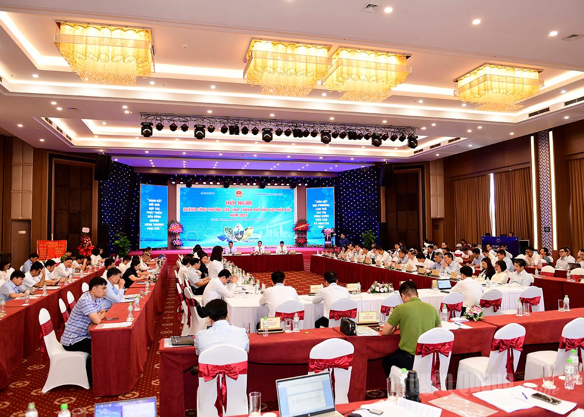 Quang cảnh diễn ra hội nghị.