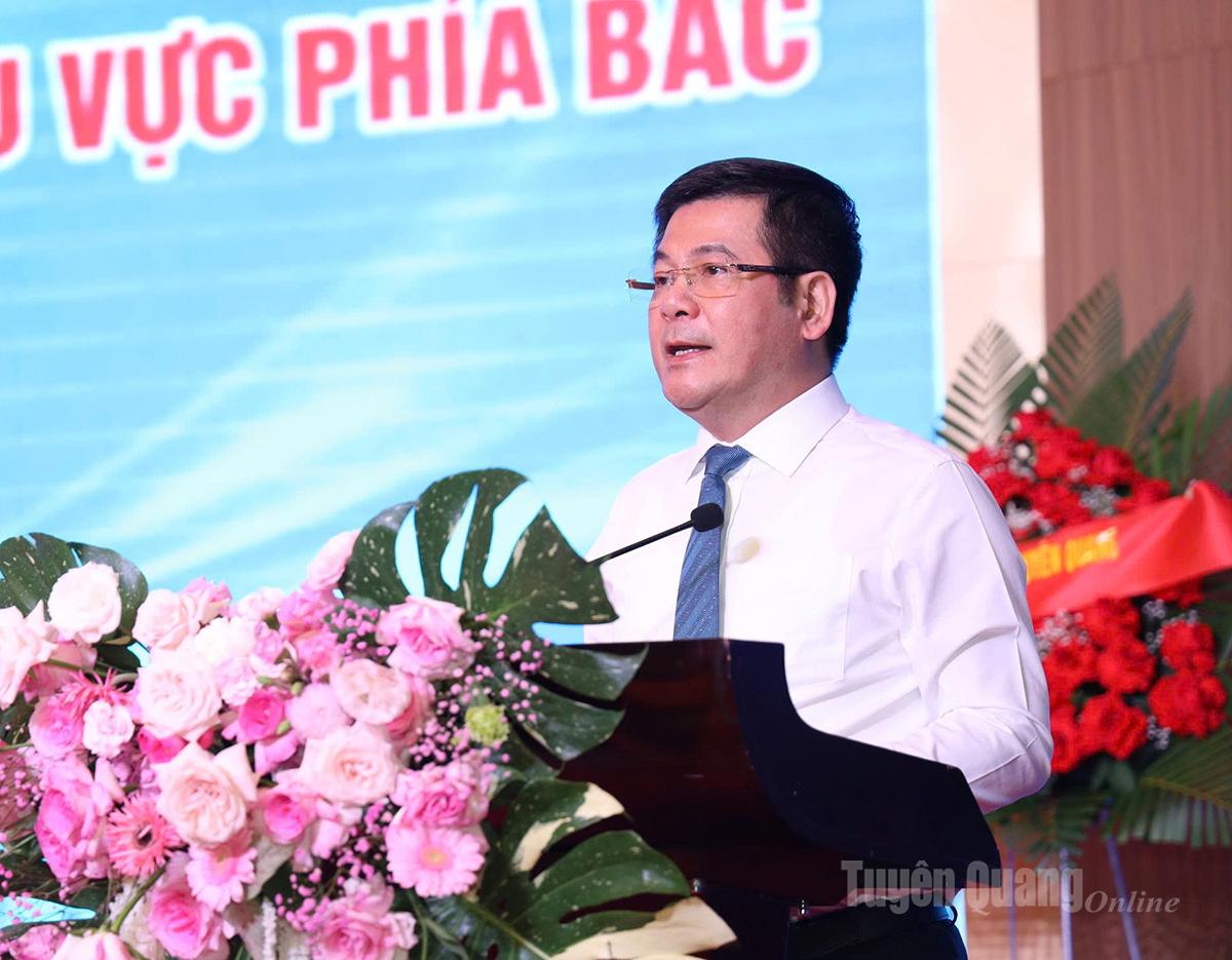 Đồng chí Nguyễn Hồng Diên, Ủy viên BCH Trung ương Đảng, Bộ trưởng Bộ Công thương phát biểu tại hội nghị.