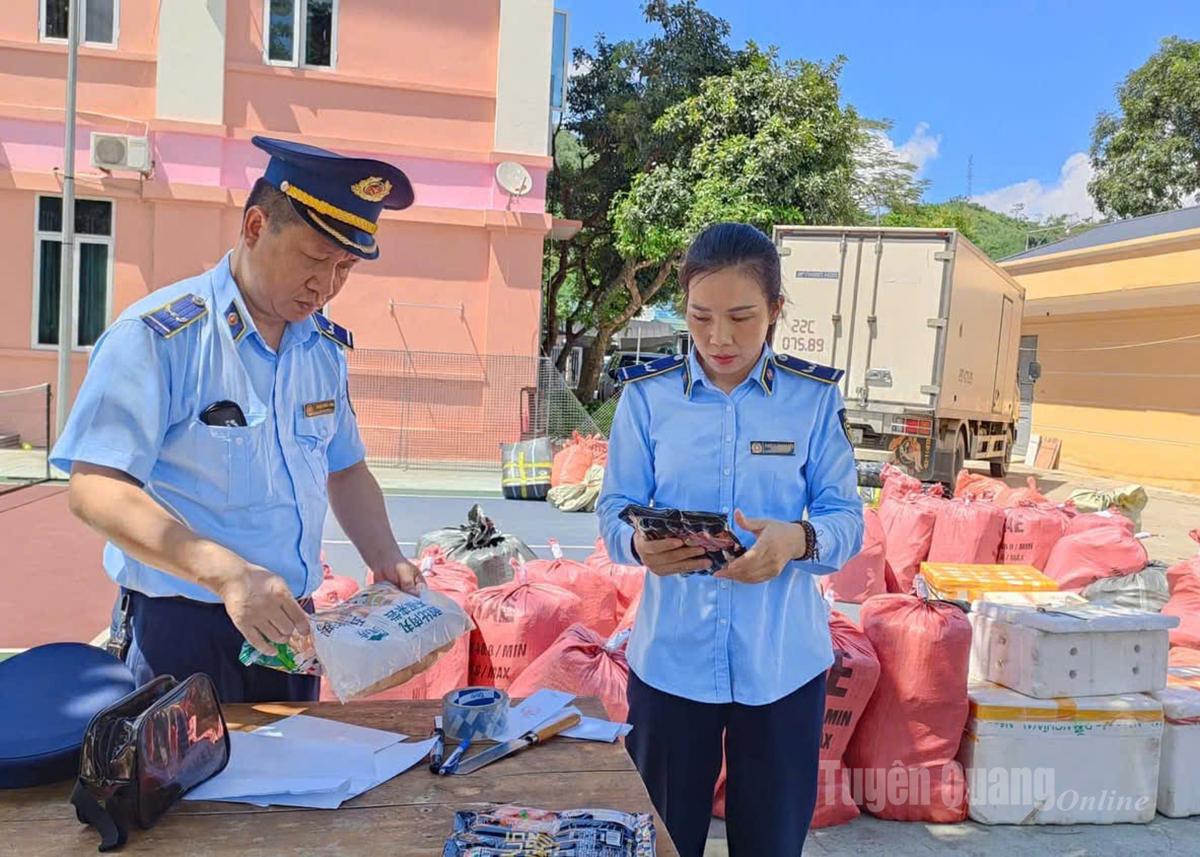 Hàng hóa vi phạm được lực lượng Quản lý thị trường tỉnh kiểm kê thu giữ.
