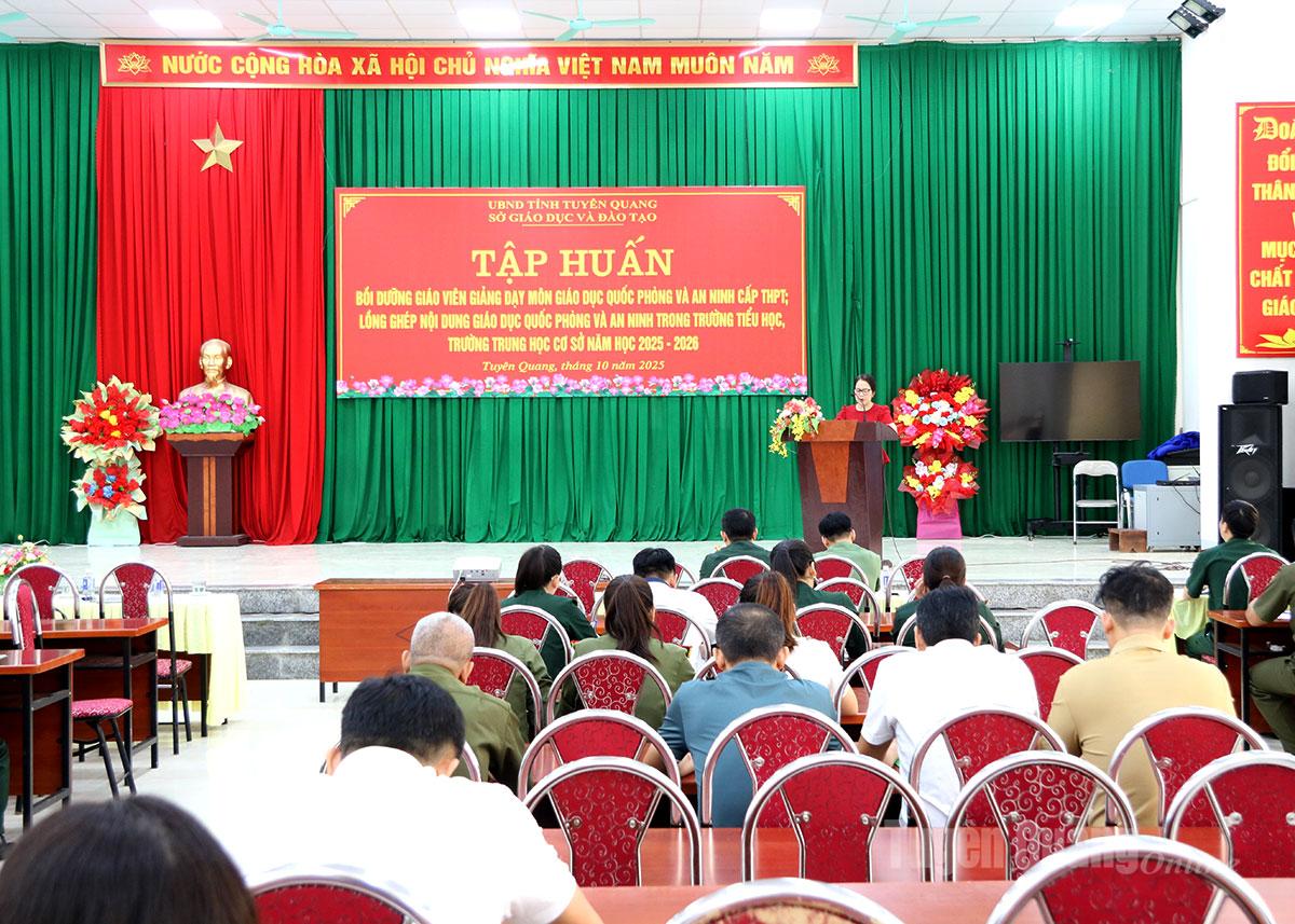 Lớp tập huấn bồi dưỡng giáo viên môn Giáo dục quốc phòng và an ninh năm học 2025-2026.