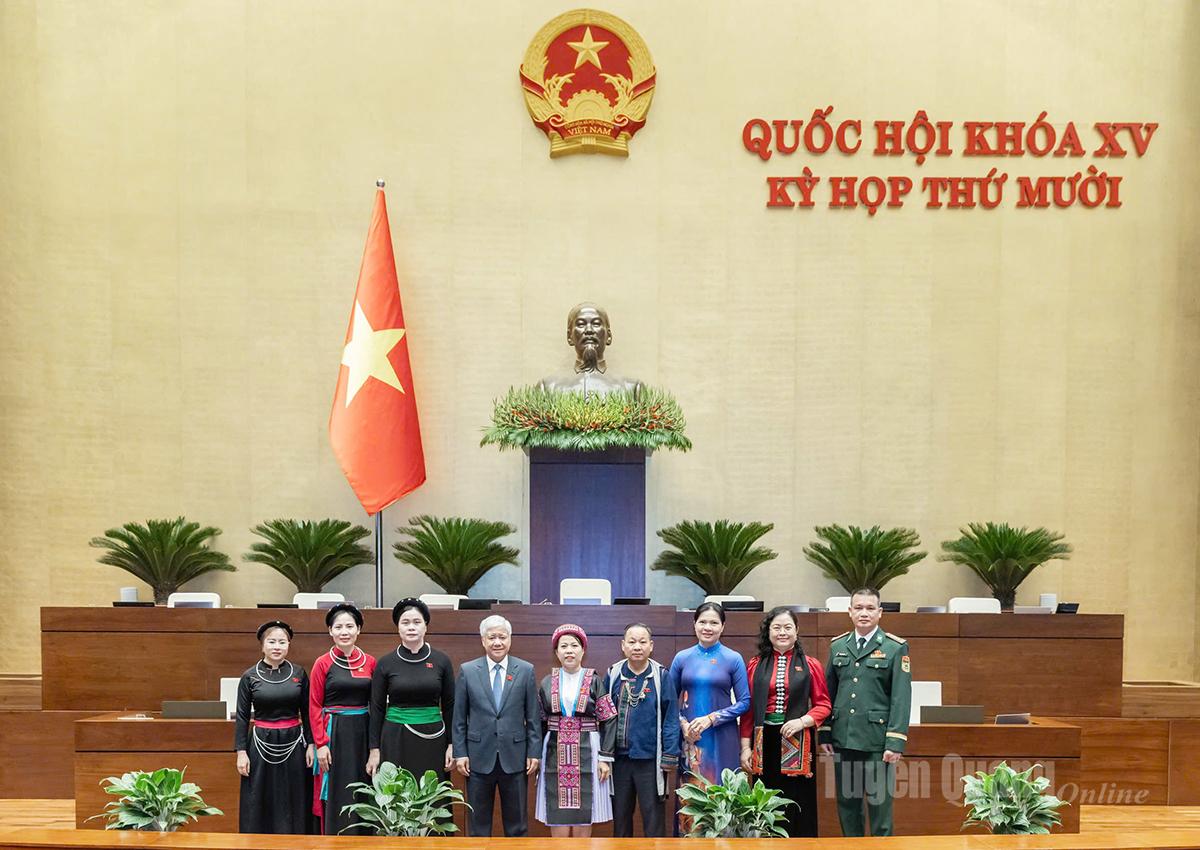 Đồng chí Đỗ Văn Chiến, Uỷ viên Bộ Chính trị, Chủ tịch Ủy ban Trung ương MTTQ Việt Nam và đại biểu của tỉnh.