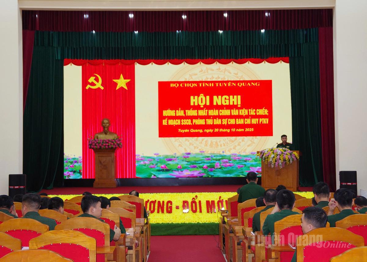 Toàn cảnh hội nghị.