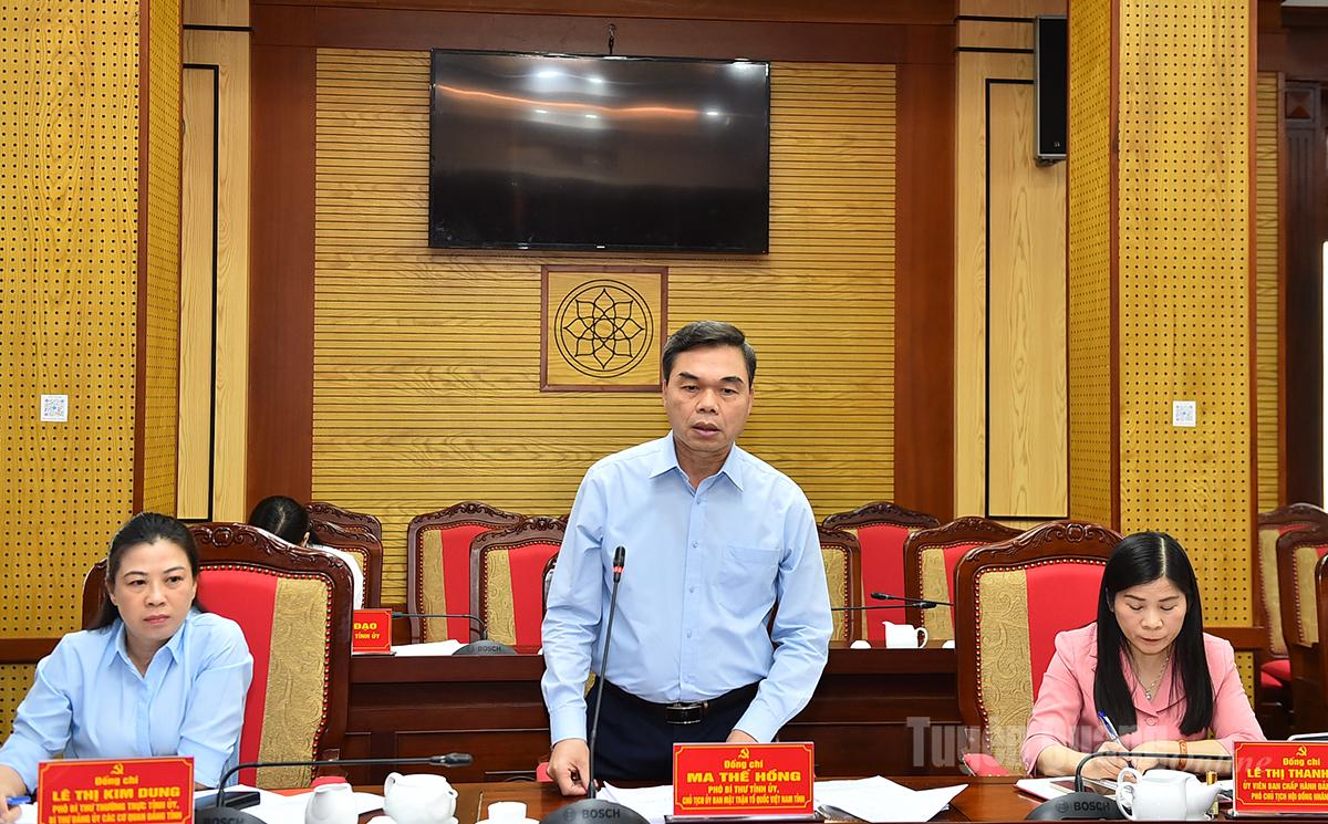 Đồng chí Phó Bí thư Tỉnh ủy, Chủ tịch Ủy ban MTTQ tỉnh Ma Thế Hồng phát biểu tại buổi làm việc.