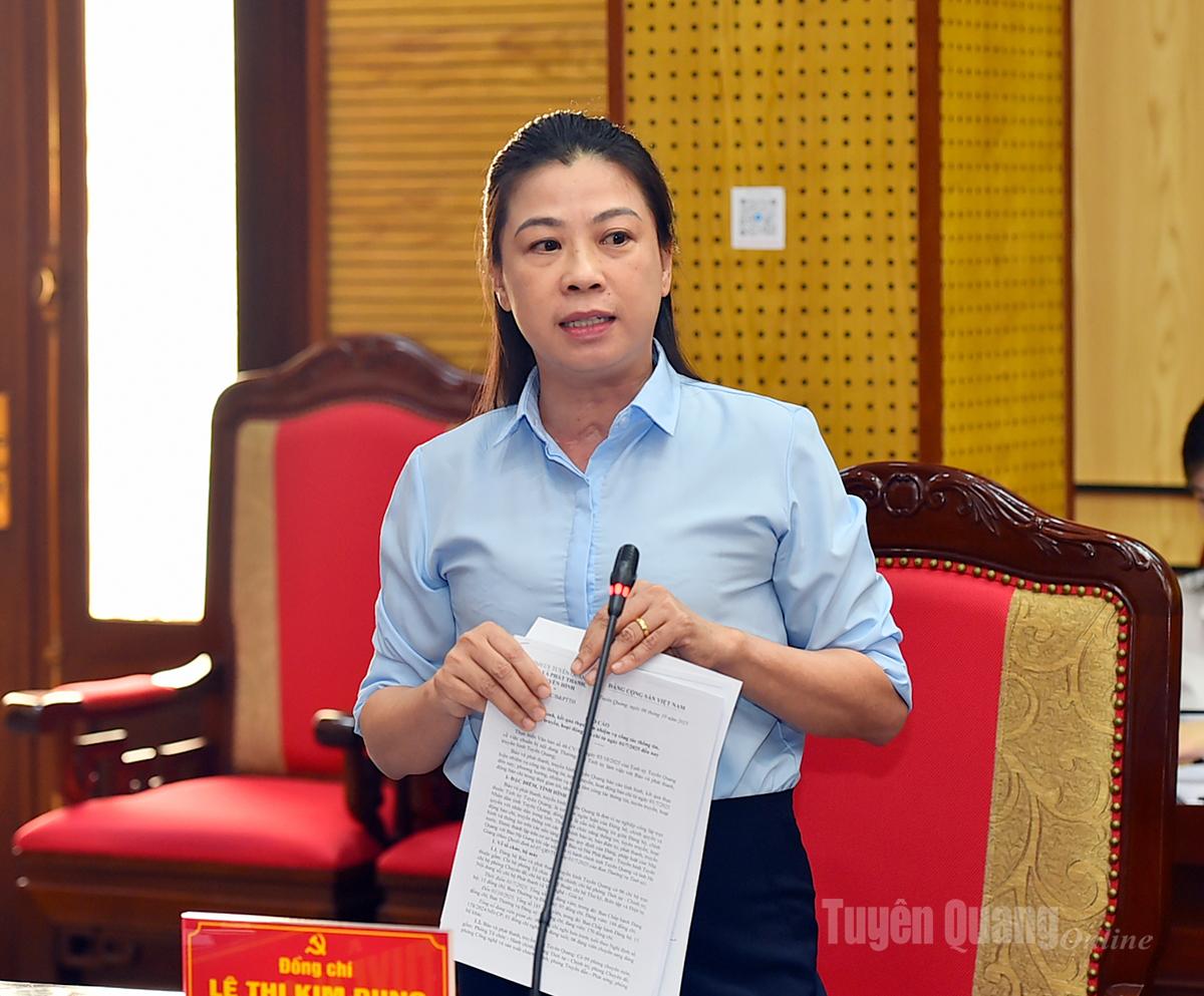 Đồng chí Phó Bí thư Thường trực Tỉnh ủy Lê Thị Kim Dung phát biểu tại buổi làm việc.