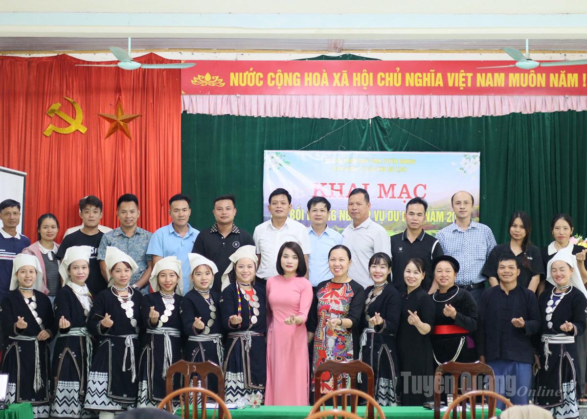 Các học viên tham gia lớp học.