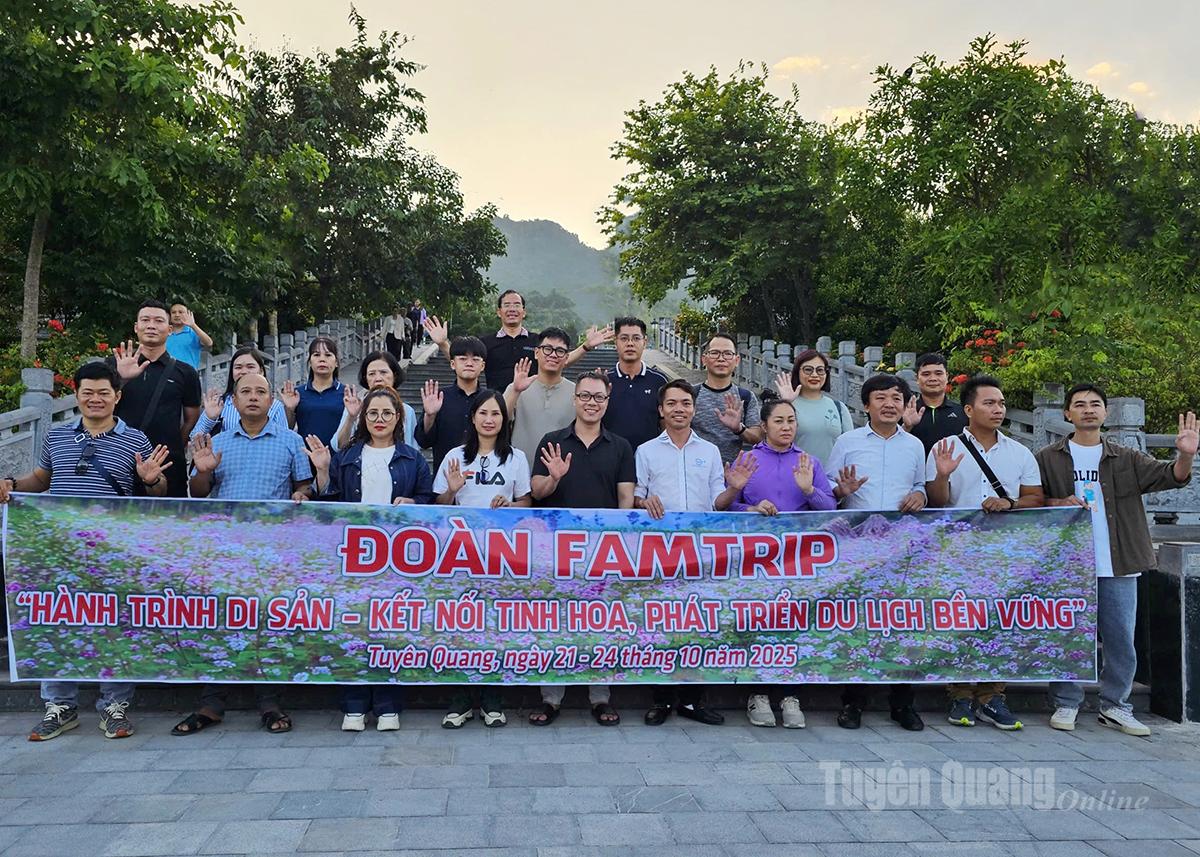The Famtrip delegation surveys tourist sites, routes, products, and services across Tuyen Quang province.