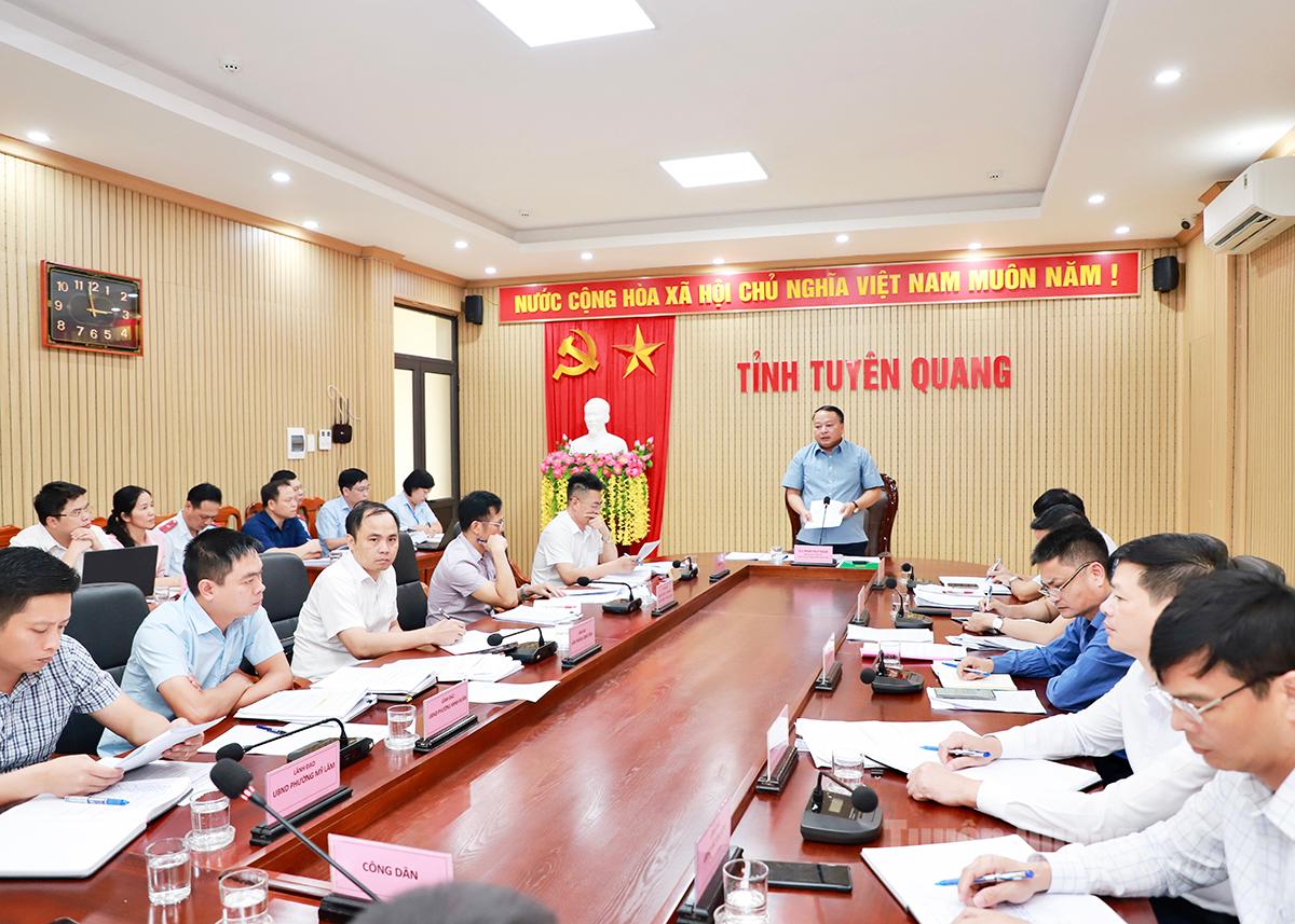 Chủ tịch UBND tỉnh Phan Huy Ngọc kết luận buổi tiếp công dân.
