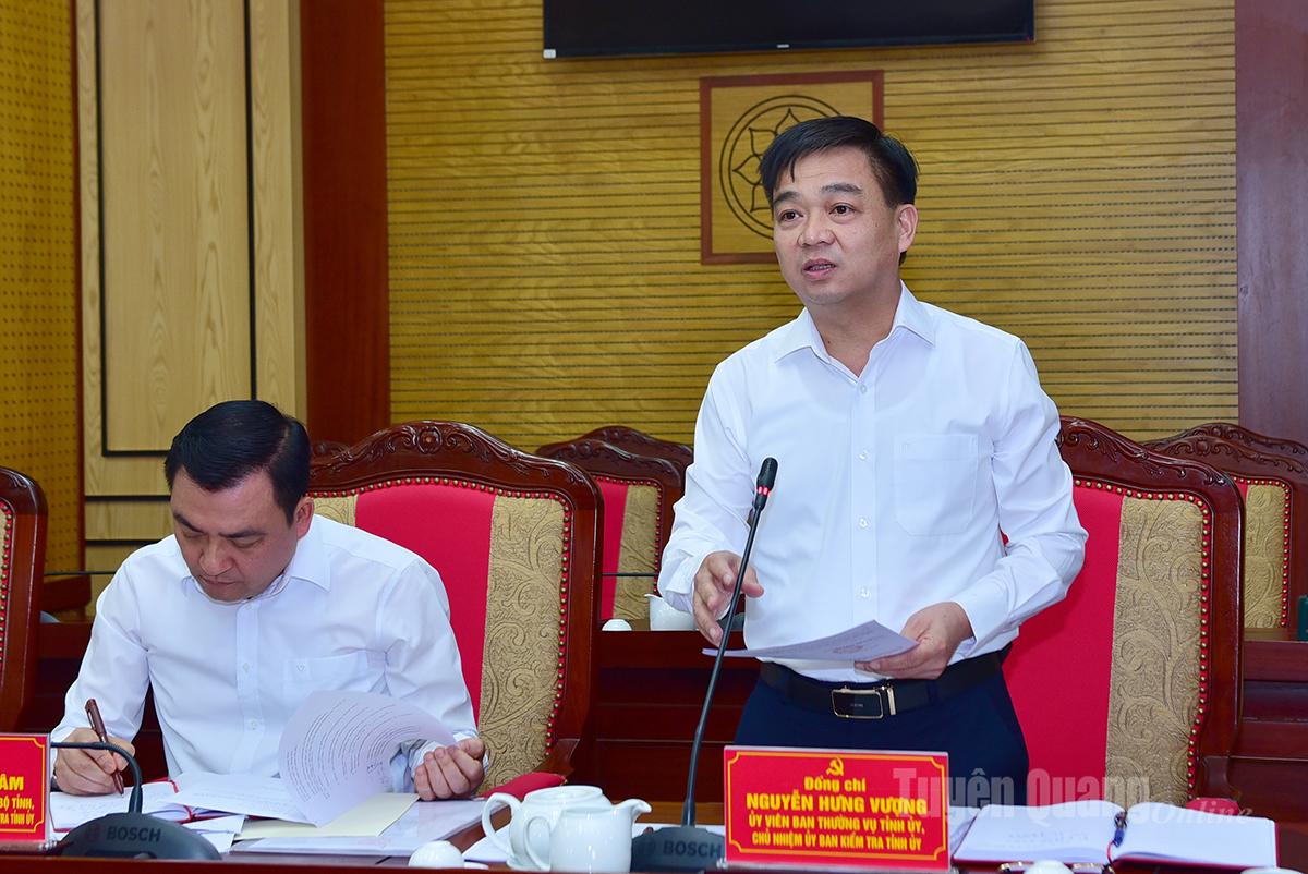 Đồng chí Chủ nhiệm UBKT Tỉnh uỷ Nguyễn Hưng Vượng báo cáo kết quả thực hiện nhiệm vụ kiểm tra, giám sát và thi hành kỷ luật đảng từ khi sáp nhập đến nay và phương hướng, nhiệm vụ trong thời gian tới.