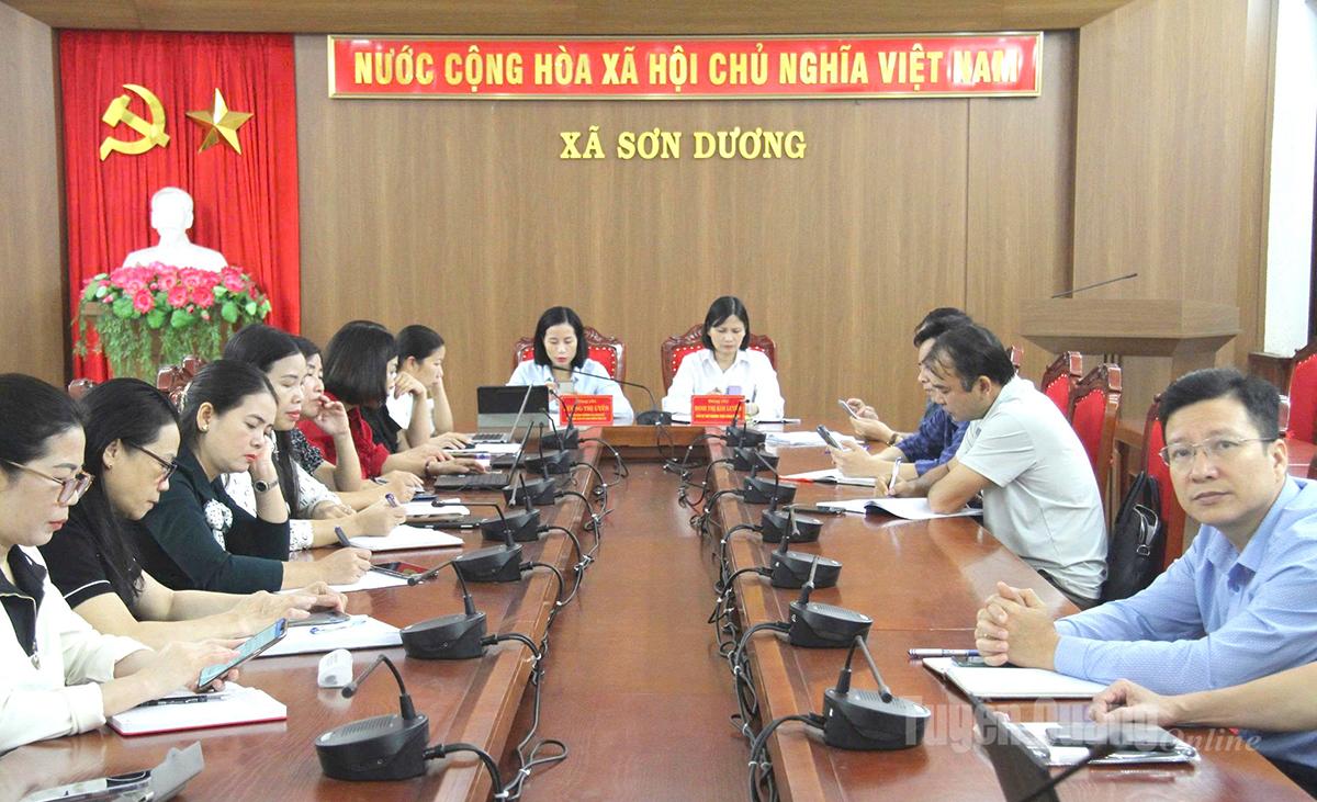 Các đại biểu dự hội nghị tại điểm cầu xã Sơn Dương.