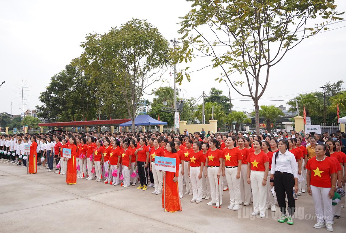Tham gia chương trình có trên 1.000 vận động viên là cán bộ, công chức, viên chức, người cao tuổi và đông đảo quần chúng nhân dân trên địa bàn tỉnh Tuyên Quang.