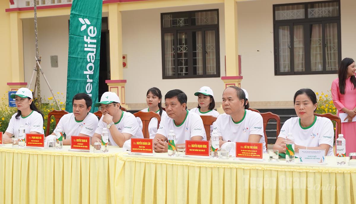 Đại biểu tham dự chương trình.