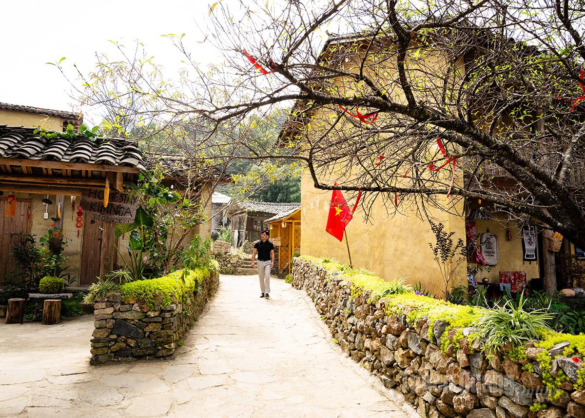 Ancient and simple features of Lo Lo Chai Village (Lung Cu commune).