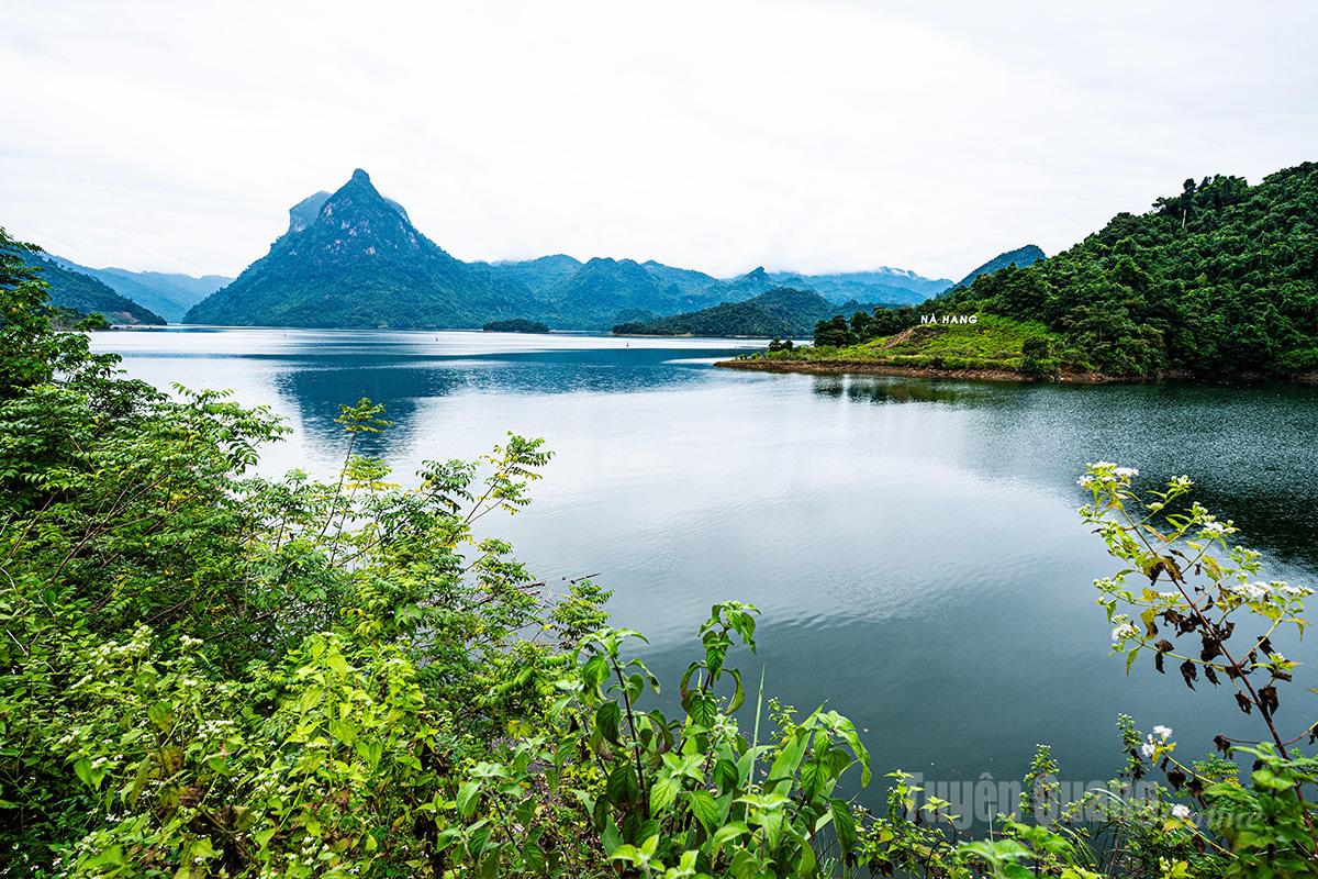 Pac Ta Mountain – a tourism symbol of Na Hang and Yen Hoa communes.