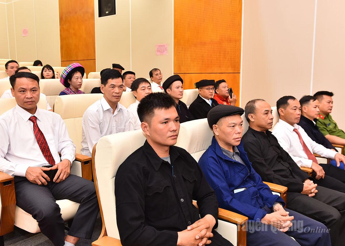 Các cá nhân tiêu biểu Dân vận khéo dự hội nghị.