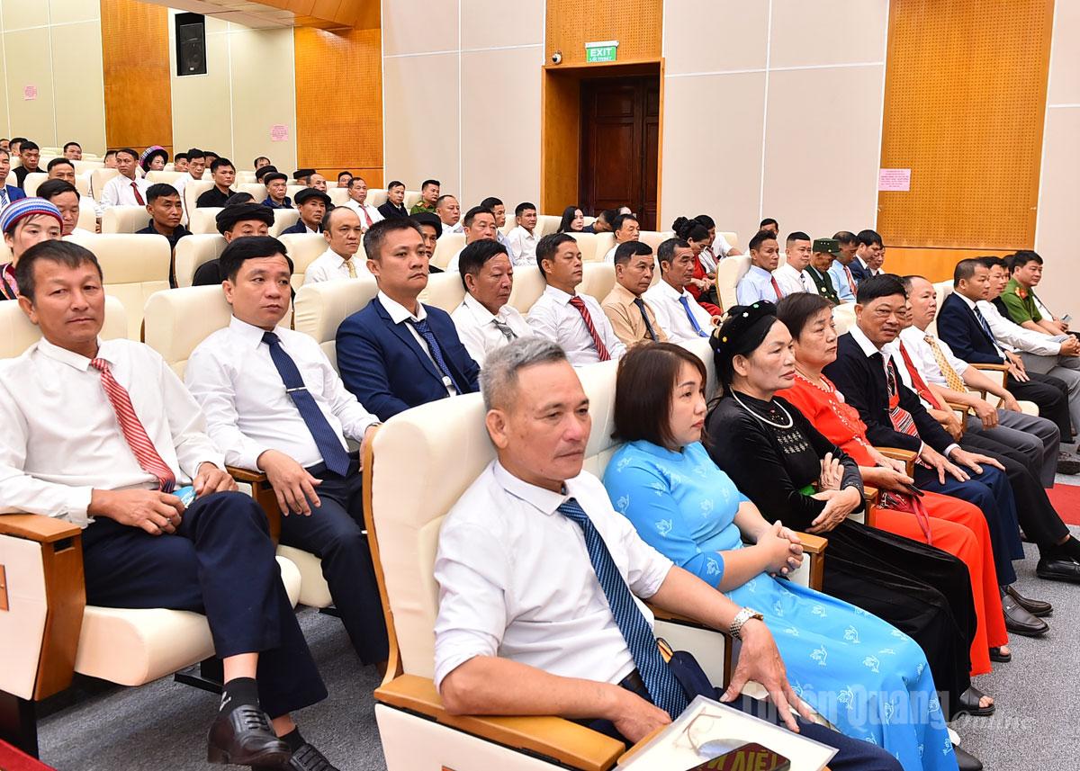 Các cá nhân tiêu biểu Dân vận khéo dự hội nghị.