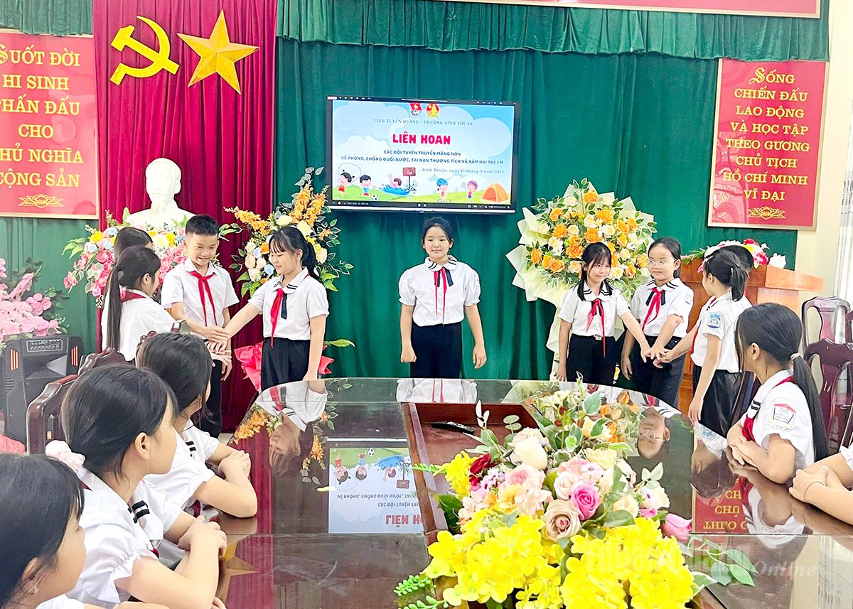 Đoàn phường Bình Thuận tổ chức tuyên truyền phòng, chống đuối nước cho đội viên, thiếu nhi.