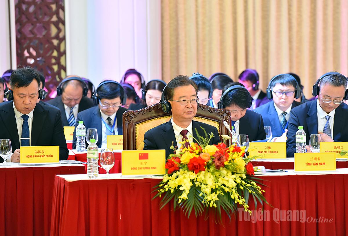 Đồng chí Vương Ninh, Bí thư Tỉnh ủy Vân Nam và đoàn đại biểu tỉnh Vân Nam (Trung Quốc).
