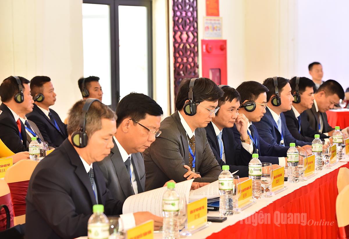 Lãnh đạo các sở, ngành tỉnh Tuyên Quang dự hội nghị.