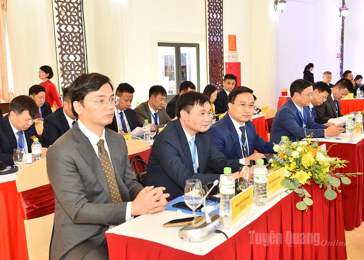 Lãnh đạo các sở, ngành tỉnh Tuyên Quang dự hội nghị.