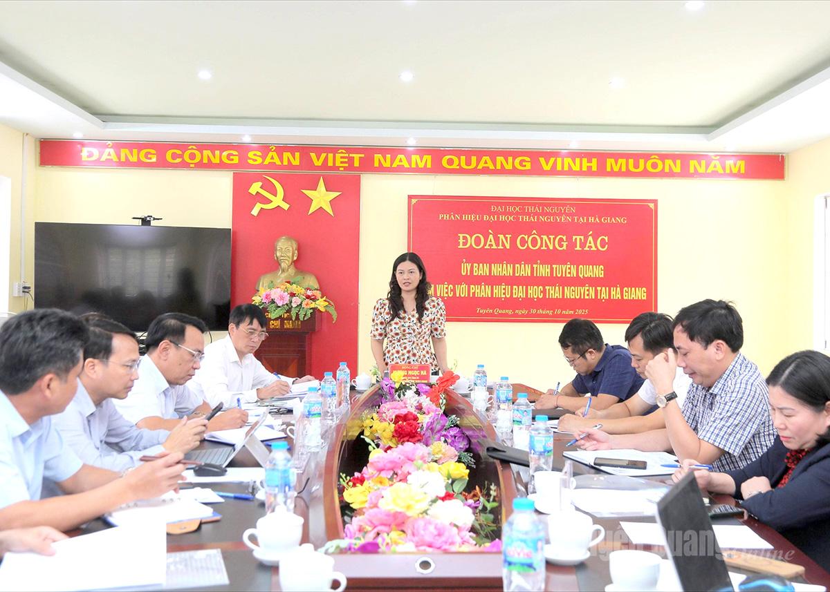 Phó Chủ tịch UBND tỉnh Vương Ngọc Hà làm việc với Phân hiệu Đại học Thái Nguyên tại Hà Giang.