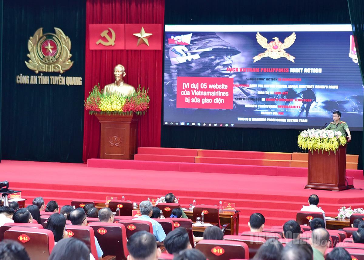 Đại diện Cục An ninh mạng và phòng chống tội phạm sử dụng công nghệ cao (Bộ Công an) trình bày Chuyên đề Quy định của pháp luật về bảo đảm an ninh mạng, an toàn thông tin, ứng cứu sự cố an toàn thông tin mạng.