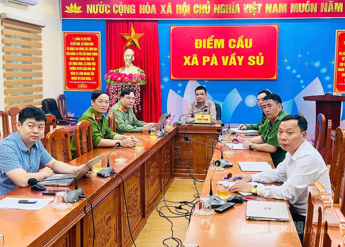 Đại biểu dự tại điểm cầu xã Pà Vầy Sủ.