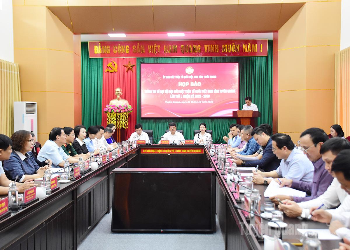 Các đồng chí đại biểu dự Họp báo thông tin về Đại hội đại biểu MTTQ Việt Nam tỉnh Tuyên Quang lần thứ I, nhiệm kỳ 2025-2030.