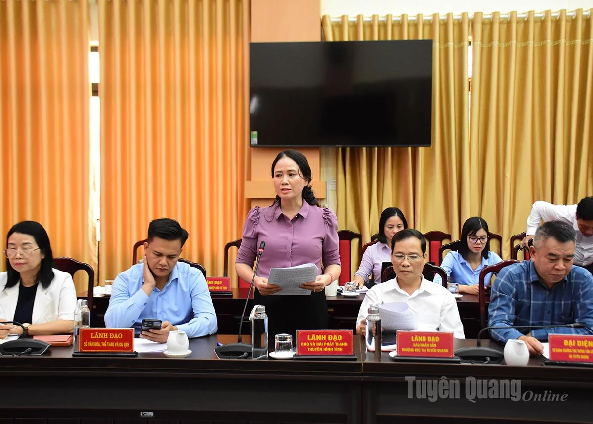 Lãnh đạo Báo và phát thanh, truyền hình Tuyên Quang cho ý kiến về công tác phối hợp tuyên truyền trên các nền tảng của Báo và phát thanh, truyền hình Tuyên Quang.