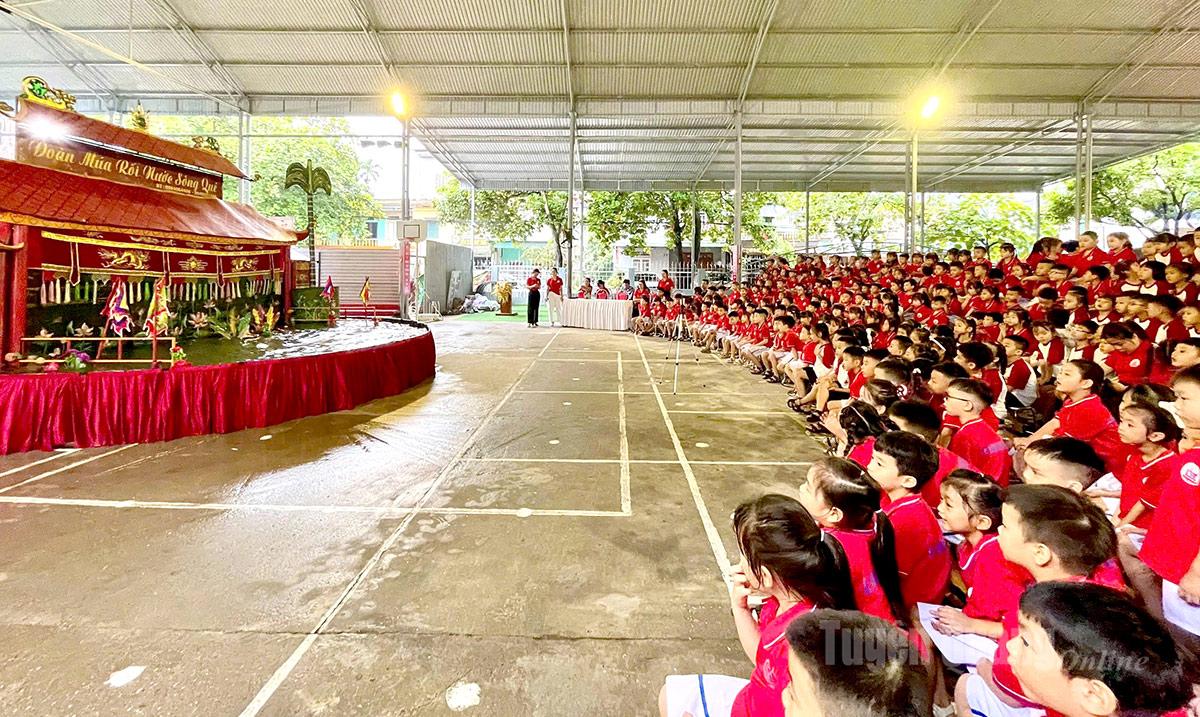 Chương trình trải nghiệm nghệ thuật múa rối nước tại trường Tiểu học Lê Văn Tám.