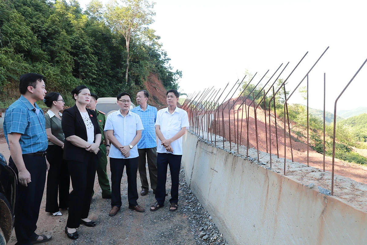 Đoàn Đại biểu Quốc hội khóa XV tỉnh làm việc với các địa phương trước kỳ họp thứ 10.