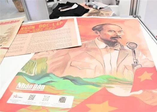 Publications about the Vietnamese revolution and President Ho Chi Minh are displayed at Granma–Rebelde international press festival. (Photo: VNA)