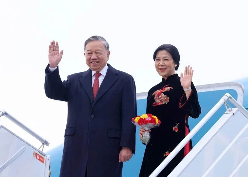 Party General Secretary To Lam and his spouse (Photo: VNA)