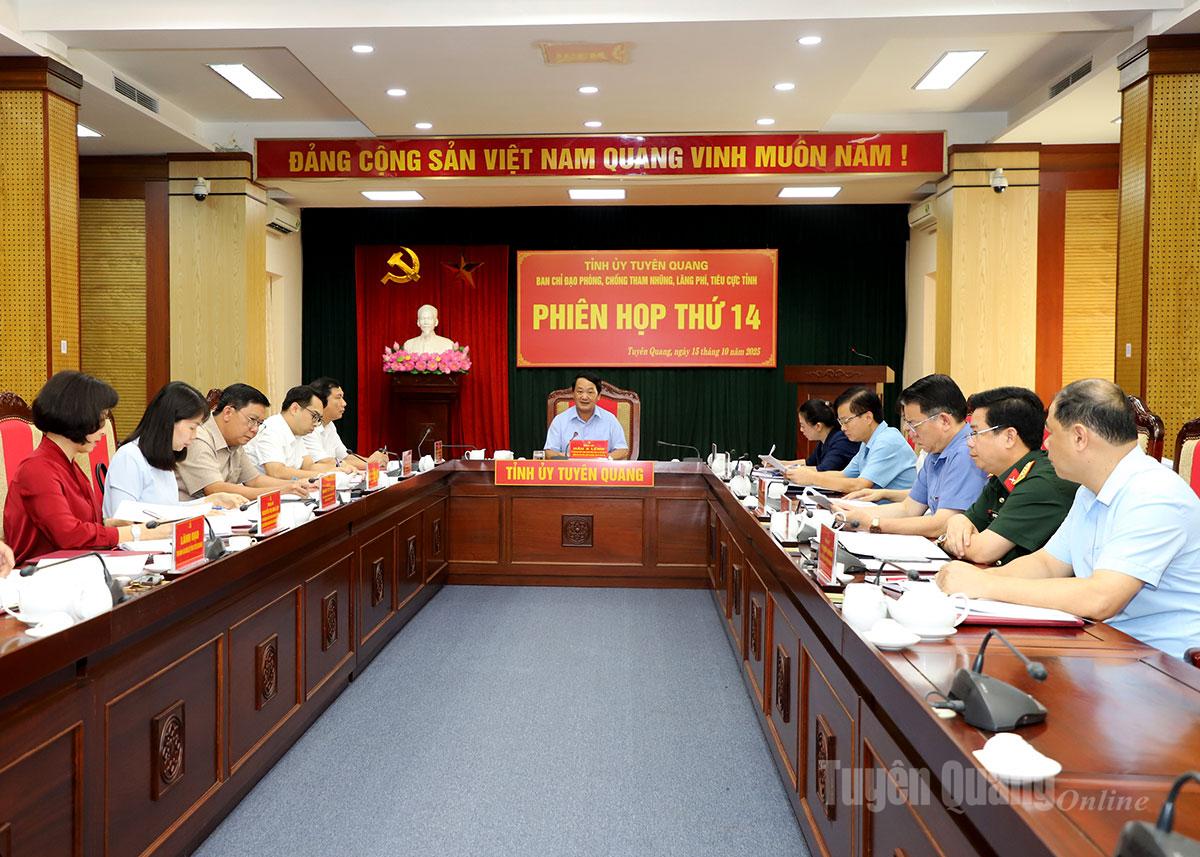 Quang cảnh phiên họp thứ 14 Ban Chỉ đạo phòng, chống tham nhũng, lãng phí, tiêu cực tỉnh