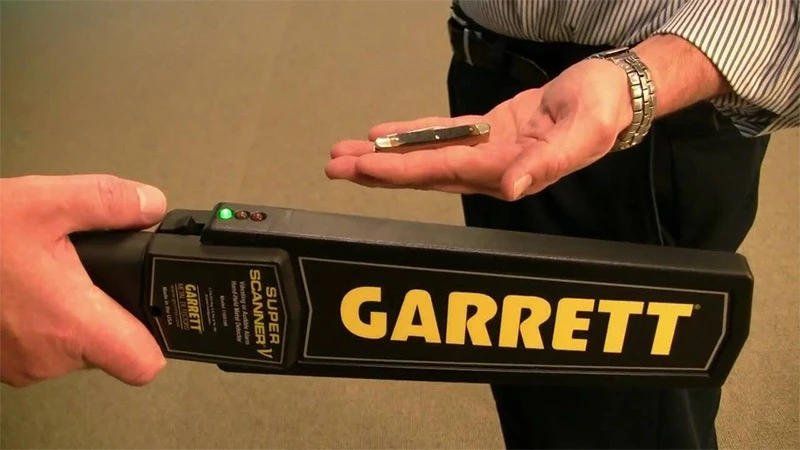 Máy dò kim loại Garrett